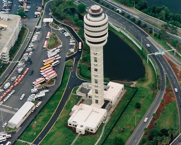 Torre del Aeropuerto de Orlando
