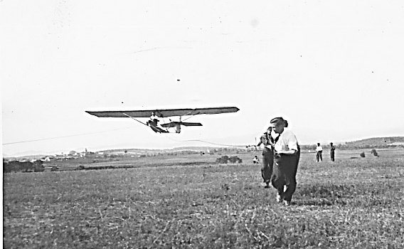 Inicios del vuelo son motor en Sabadell, entre 1931 y 1933