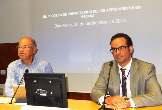 Carlos Medrano y José Ignacio Escudero (ITAerea). El primero dio una interesante conferencia sobre la privatización de AENA