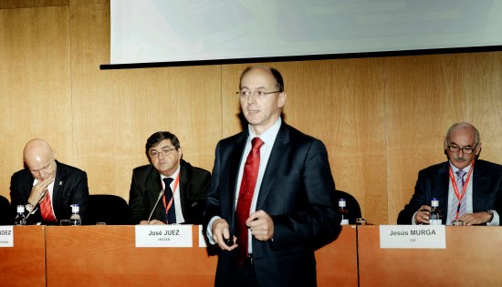 De izquierda a derecha José María Fernández (Ihobe), José Juez (HEGAN), Santiago Azcárraga (Aernnova) y Jesús Murga (ITP)