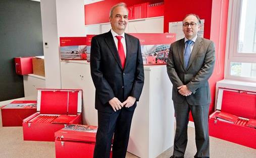 Ángel Marcos director de Servicios Aeroportuarios de Iberia, y Luis Gallego, presidente ejecutivo de Iberia
