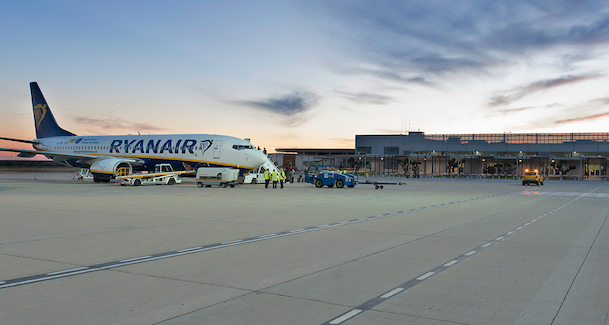 Un avión de Ryanair en el Aeropuerto de Reus / Aena